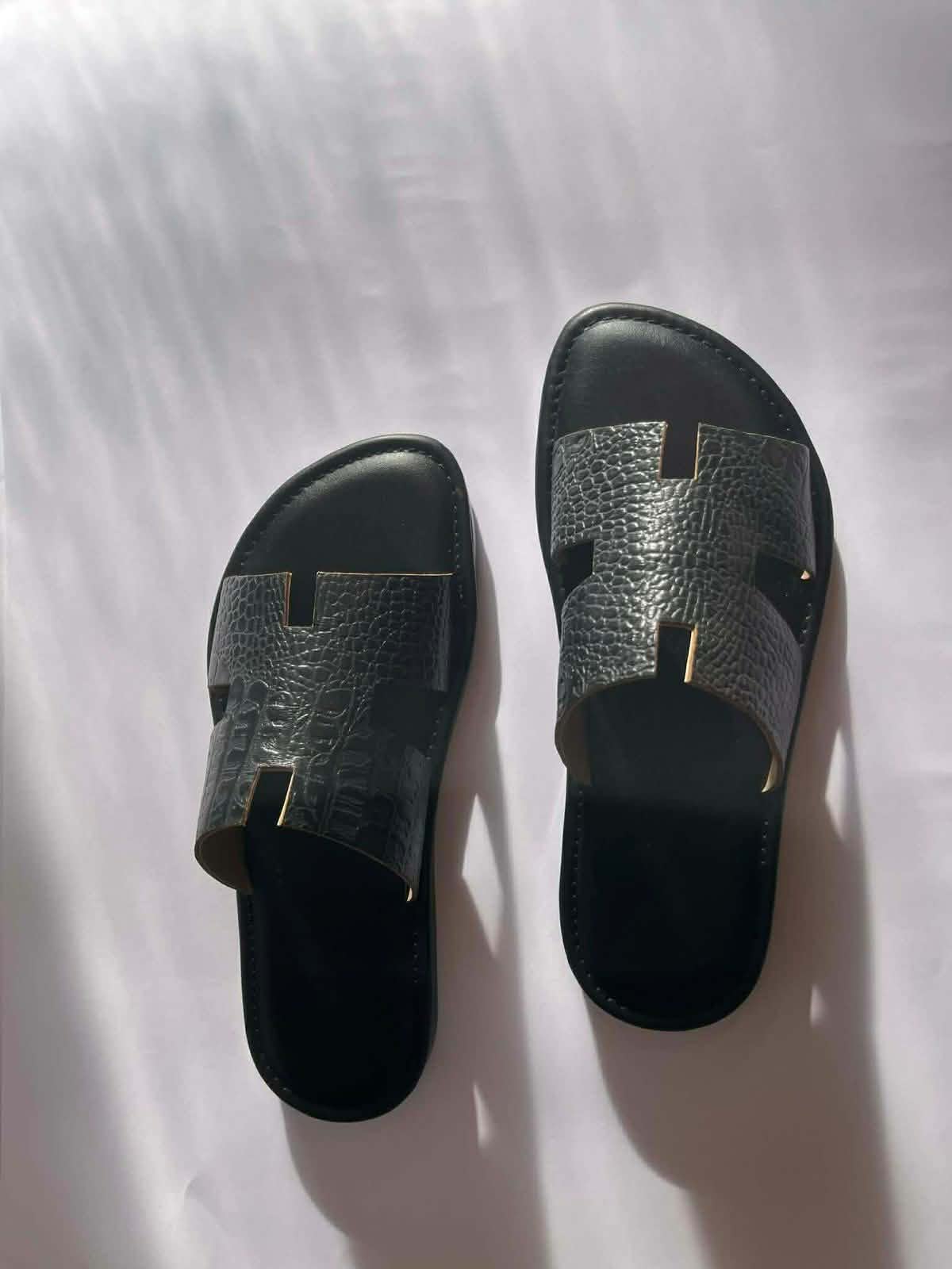 Izmiri Sandals in Green Printed H Shape Leather